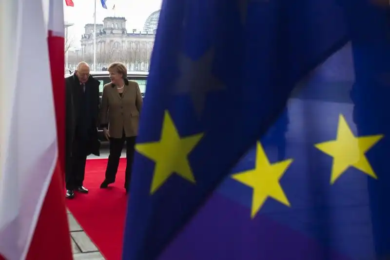 MERKEL NAPOLITANO FOTO LAPRESSE 