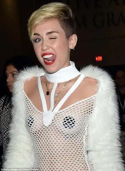 MILEY CYRUS A IHEART RADIO MUSIC FESTIVAL