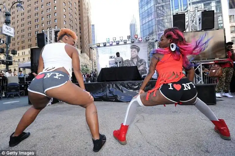 RECORD MONDIALE DI TWERKING A NEW YORK 