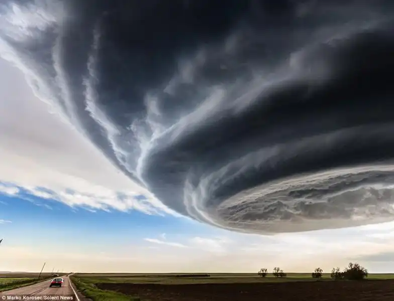 TORNADO NEGLI USA FOTO DI MARKO KOROSEC 