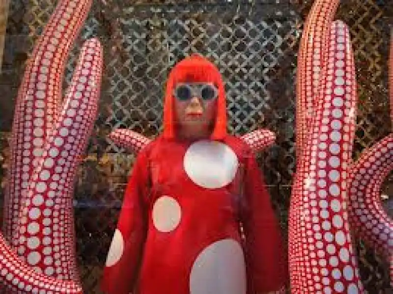 YAYOI KUSAMA 