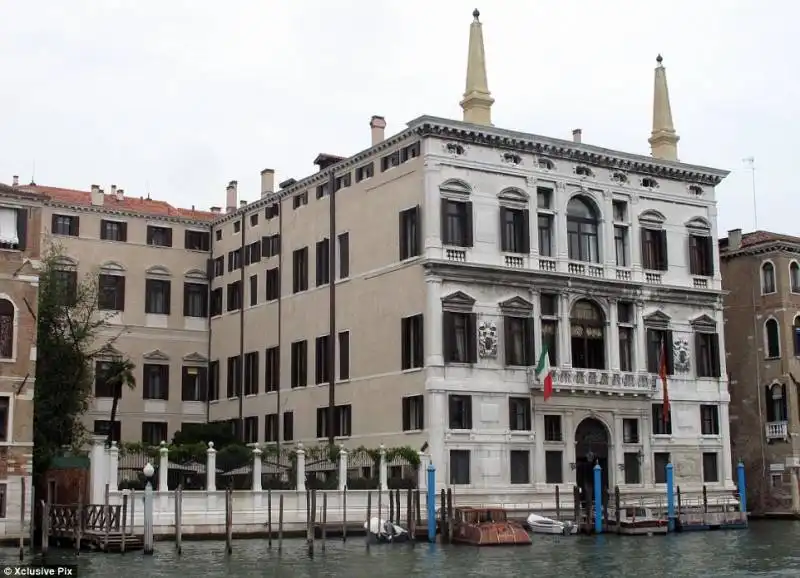 clooney e  amal a venezia 28