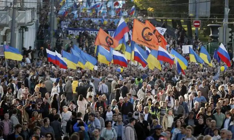 corteo a mosca per la pace in ucraina 10