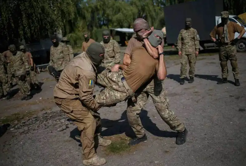 foto time 22 settembre  2014   esercitazione delle truppe speciali ucraine   8