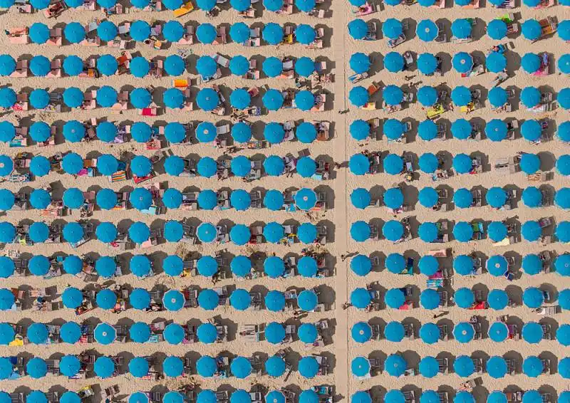 fotografie di bernhard lang   spiaggia dell'adriatico vista dall'alto 5