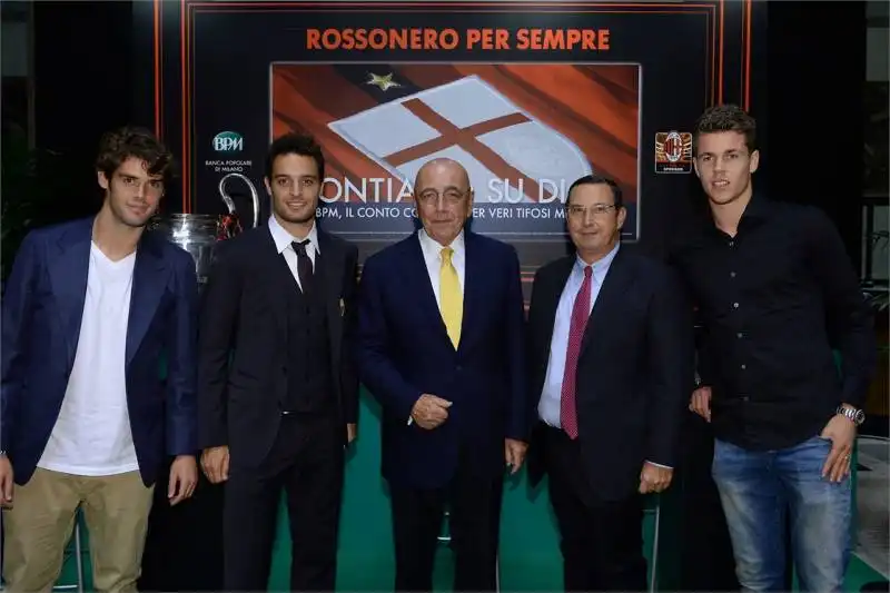 galliani e i giocatori del milan da bpm