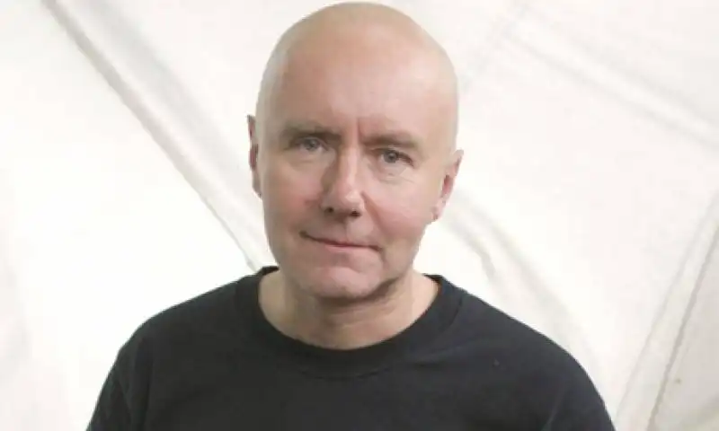 IRVINE WELSH
