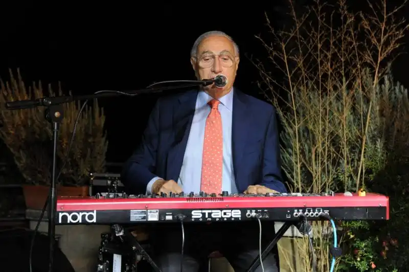 pippo baudo al piano (2)