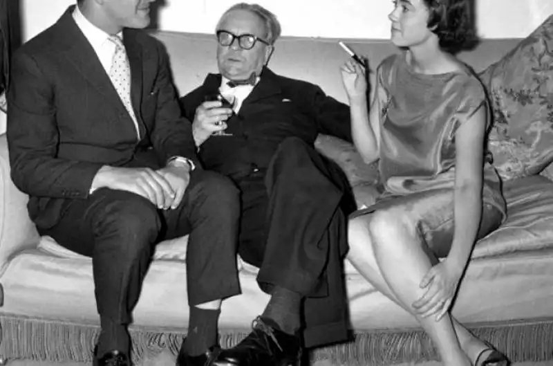 raymond chandler at a un party