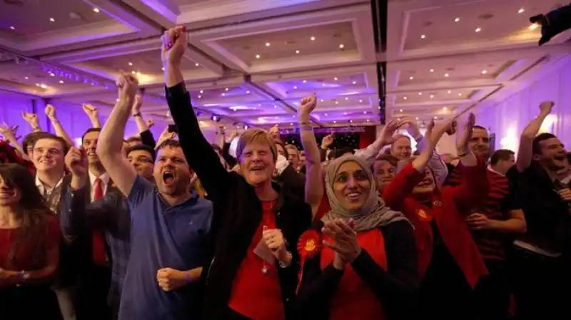 referendum in scozia   la festa del movimento per il no  10