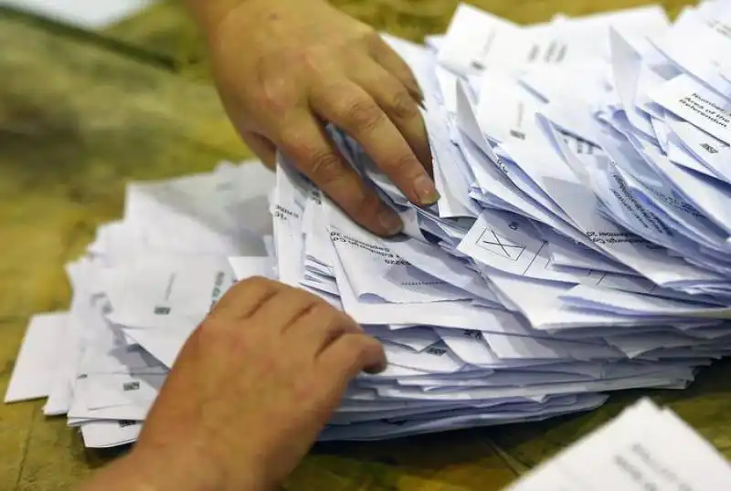 referendum in scozia   le operazioni di voto  12