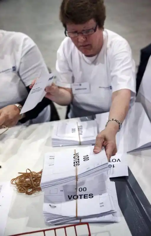 referendum in scozia   le operazioni di voto  14