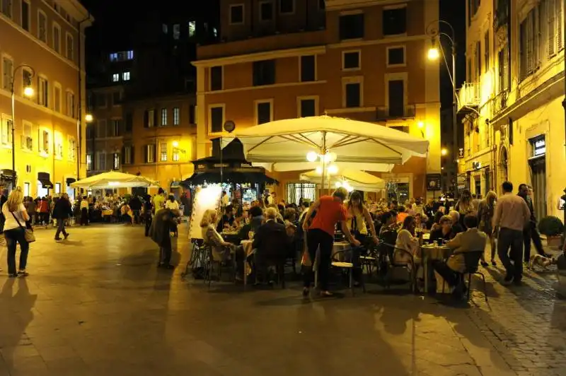 spuntino in piazza san lorenzo in lucina