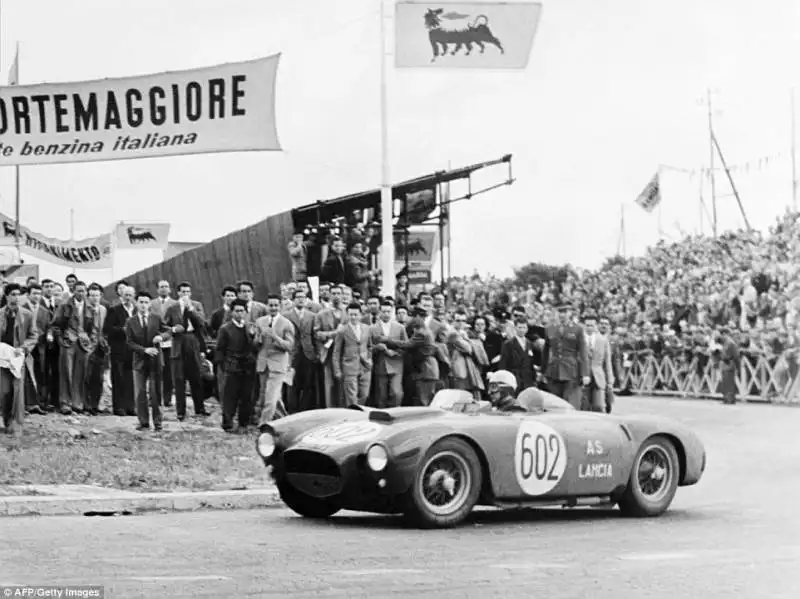 alberto ascari alla 1000 miglia di roma   1954