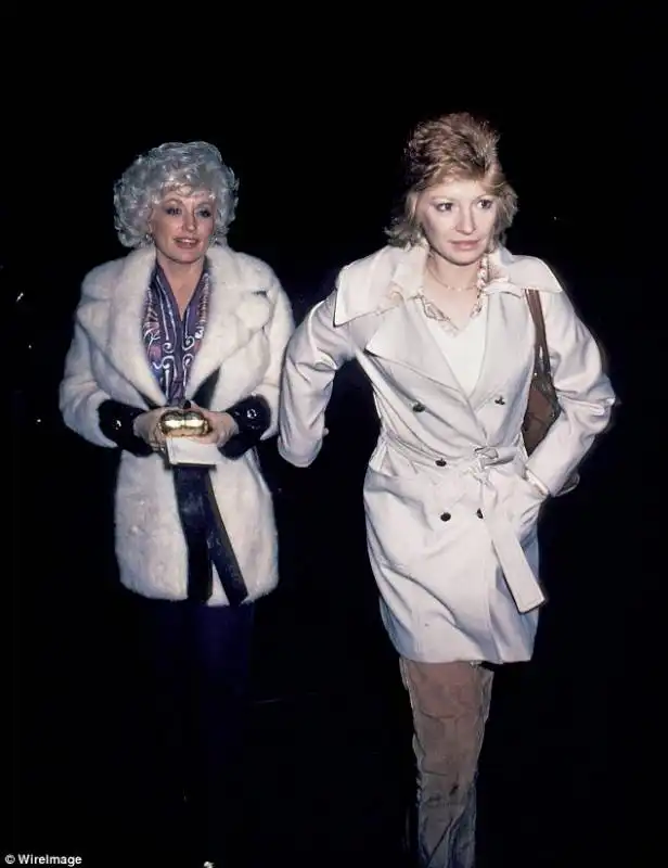 dolly parton e la sua assistente judy ogle