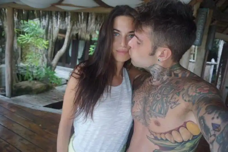 fedez selfie con fidanzata