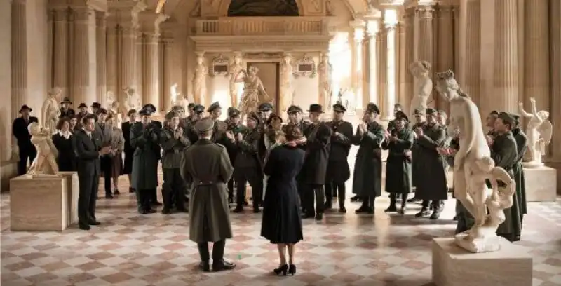 Francofonia - Il Louvre sotto occupazione 