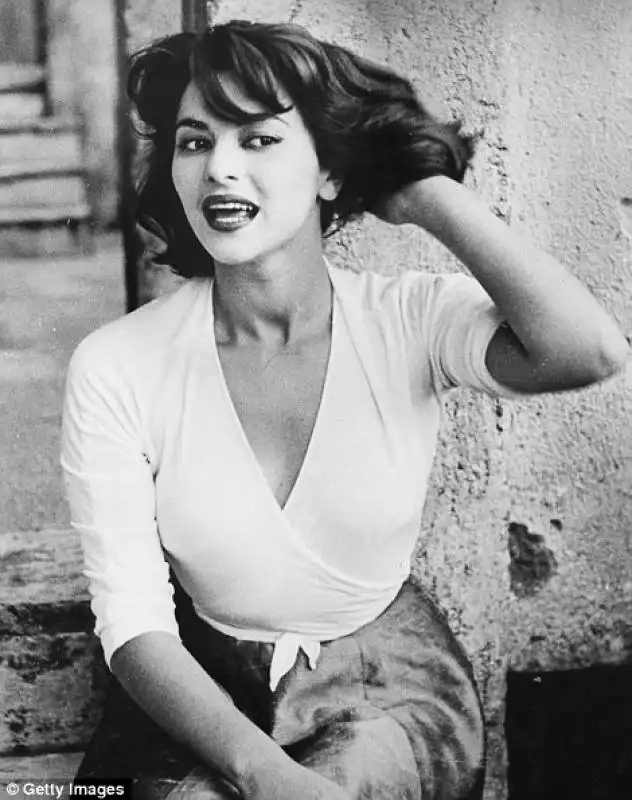 giovanna ralli sul set di si   cinecitta 1955