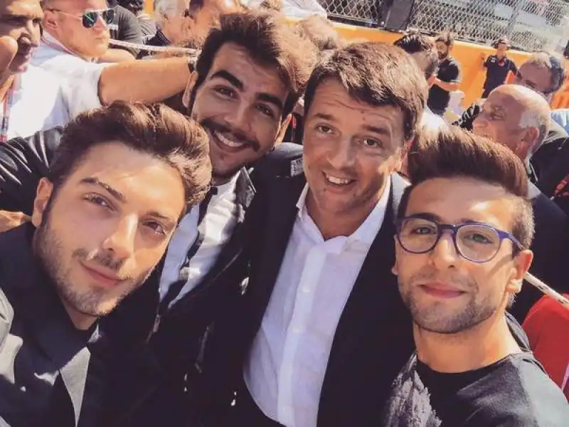 il volo si fa un selfie con renzi