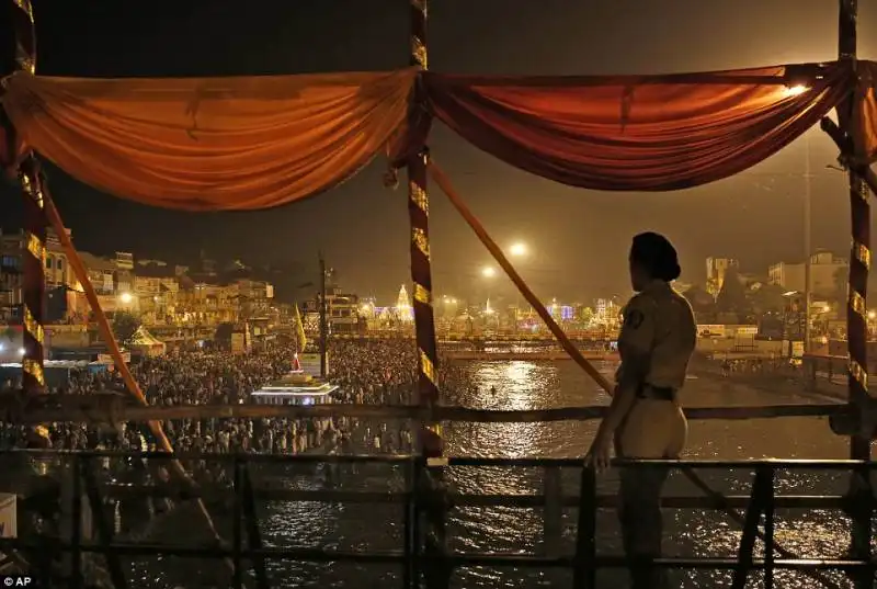 kumbh mela 2015   fiume godavari  6