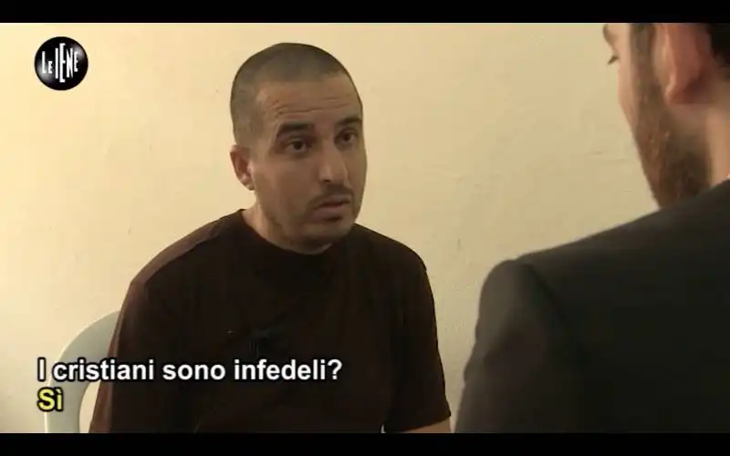 le iene marco maisano intervista terroristi isis  1