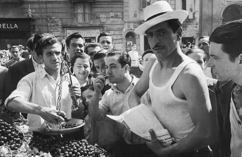 mercato della frutta   napoli 1952