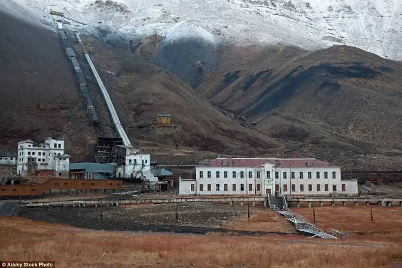 miniera di carbone a pyramiden   norvegia