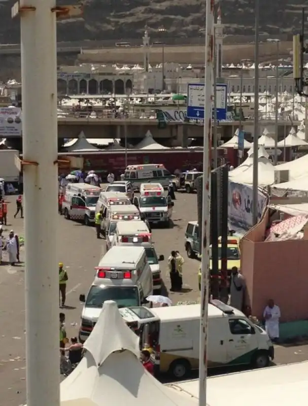 morti e feriti durante il pellegrinaggio alla mecca  3