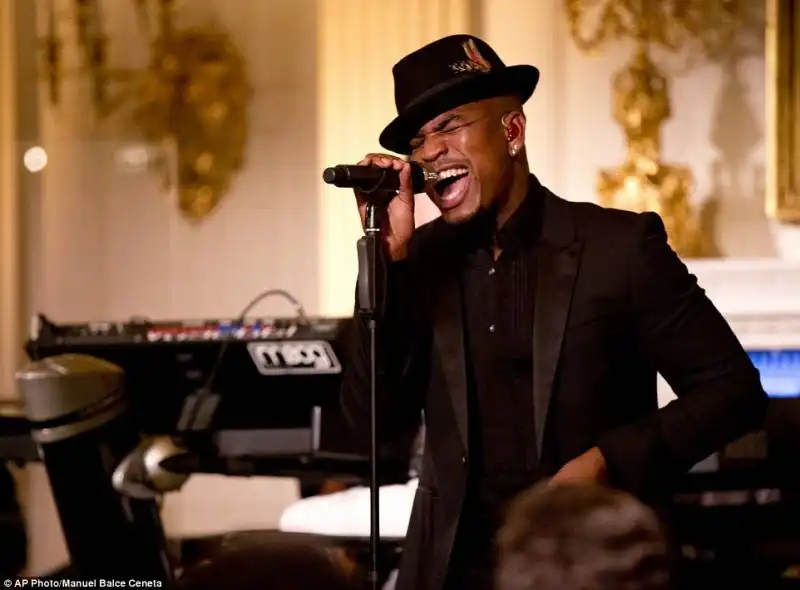 neyo canta alla cena