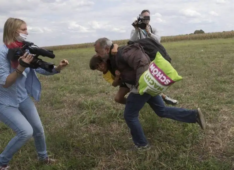 petra lazlo videoreporter ungherese  4