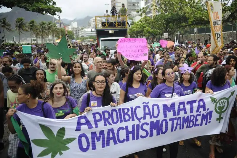 protesta per la legalizzazione in brasile