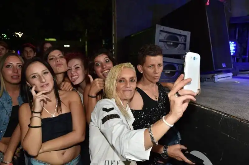 ragazze al selfie