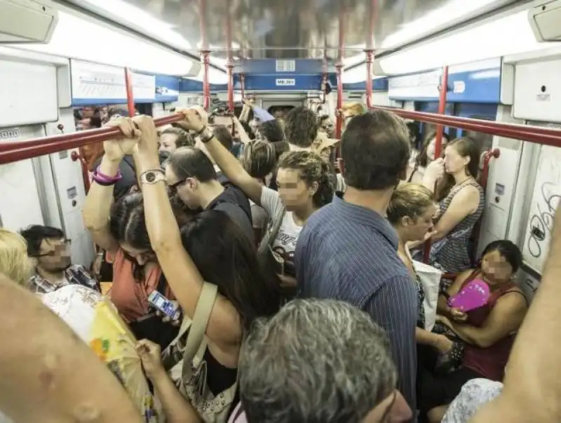 si ferma la metropolitana di roma  6