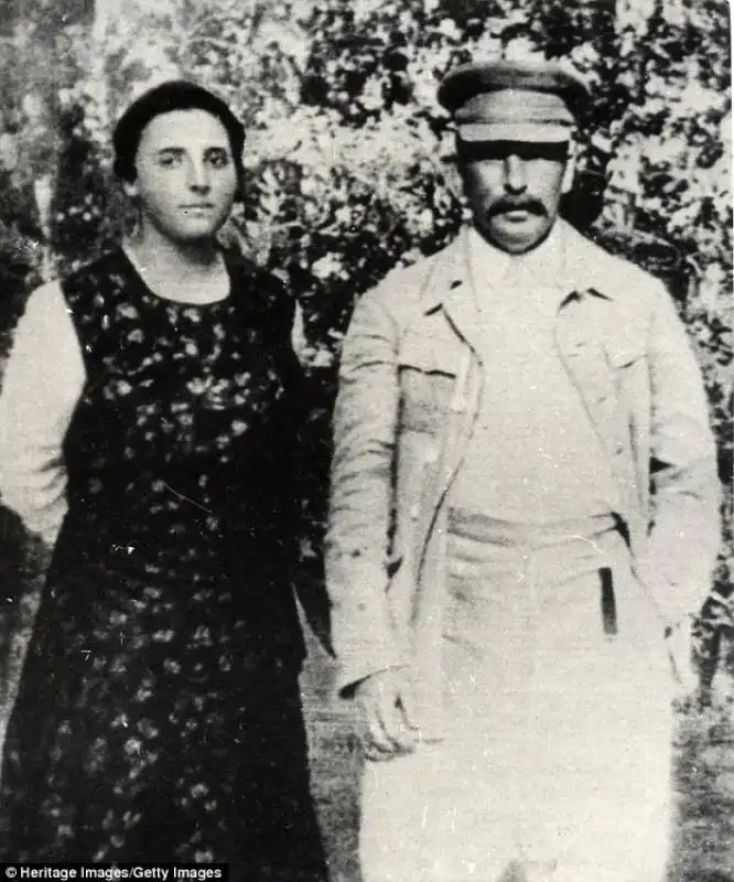 stalin con nadezhda alliluyeva