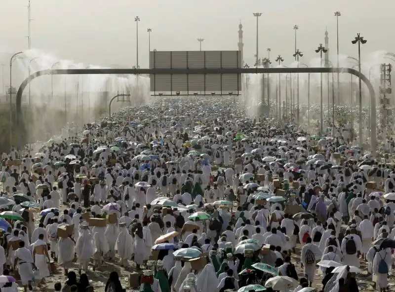 strage durante pellegrinaggio alla mecca 