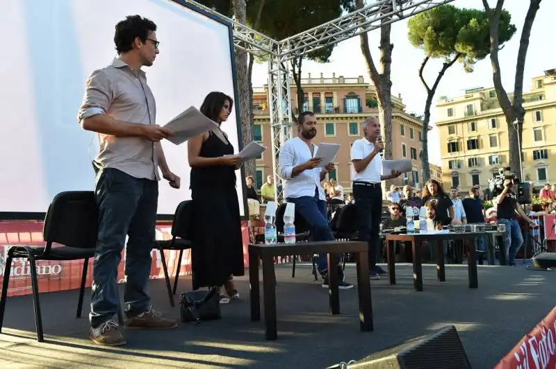 sul palco travaglio e attori