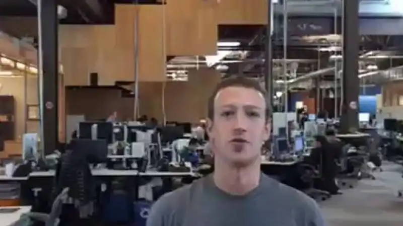 zuckerberg video live dal quartier generale di facebook