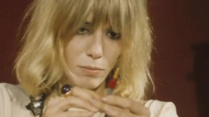 anita pallenberg con la siringa