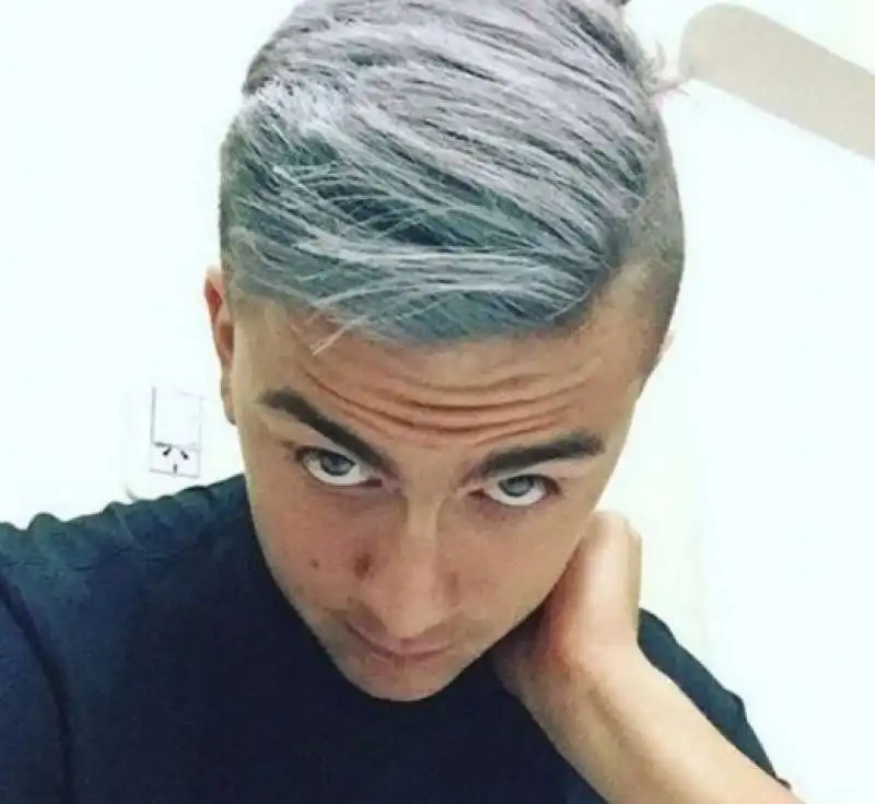 i capelli grigi di dybala