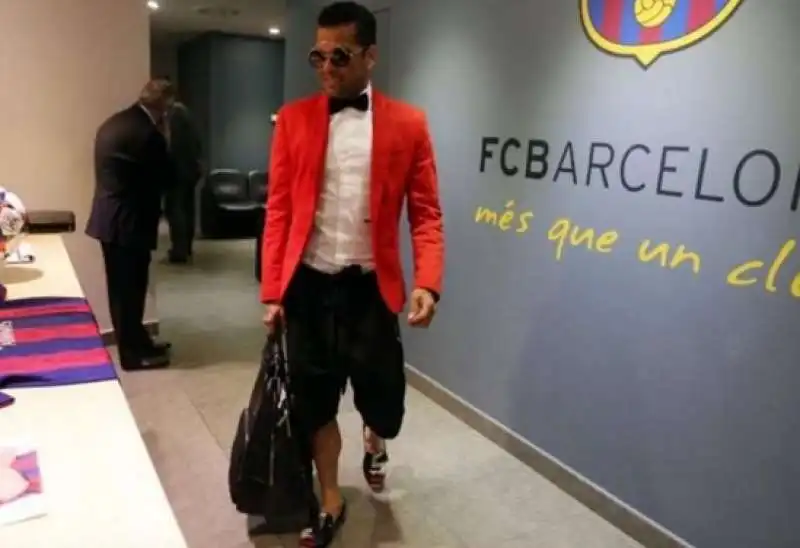 il look di dani alves