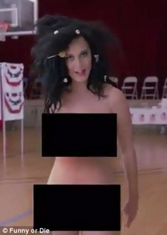 katy perry vai a votare nudo se vuoi