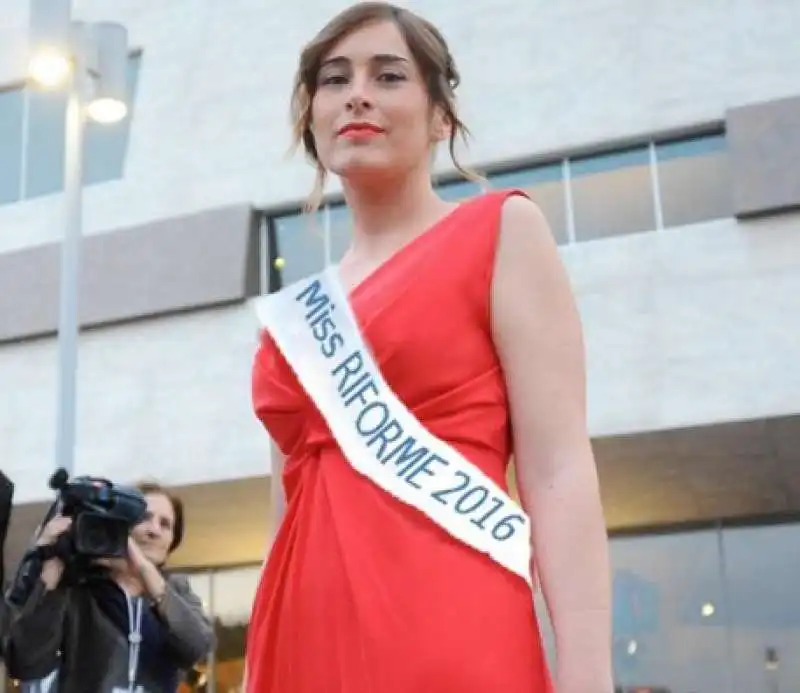 maria elena boschi miss riforme