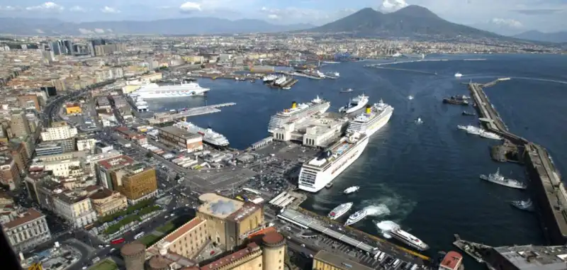 PORTO DI NAPOLI