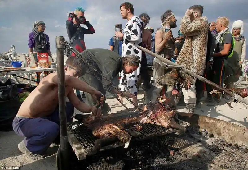 pranzo collettivo al burning man