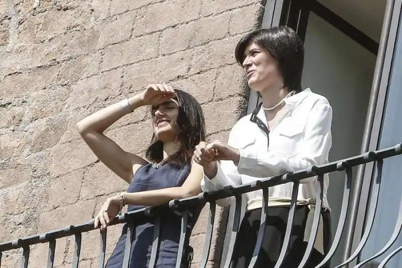 RAGGI E APPENDINO AL BALCONE DEL PALAZZO SENATORIO 2