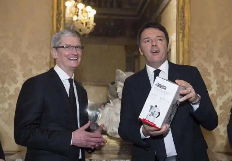 RENZI APPLE A NAPOLI