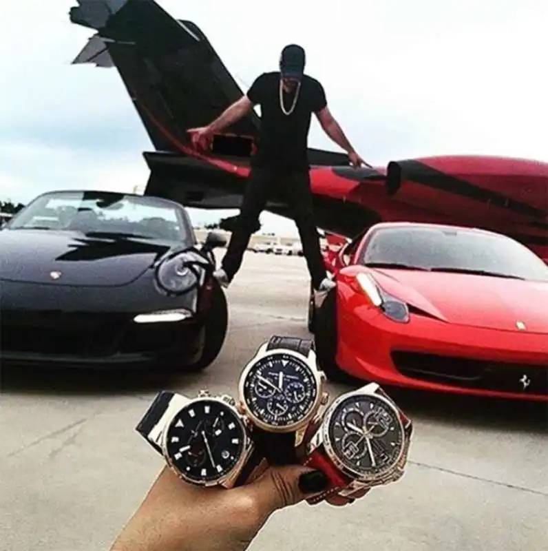 rich kid tra macchine e orologi