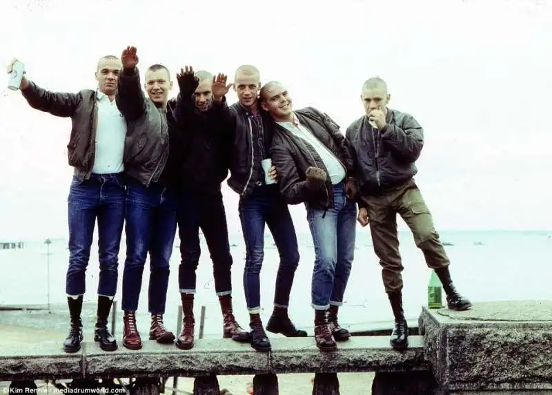 skinheads sulla spiaggia