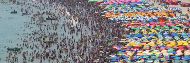 SPIAGGIA AFFOLLATA