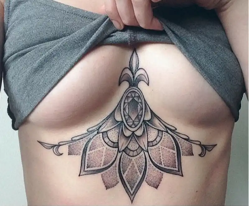 tatoo boob